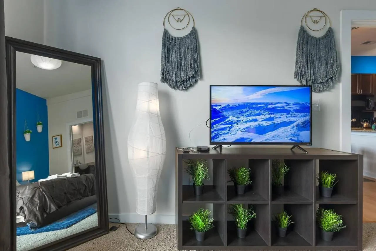 Trifecta Prime Location & Balcony Superhost Apartment Charlotte