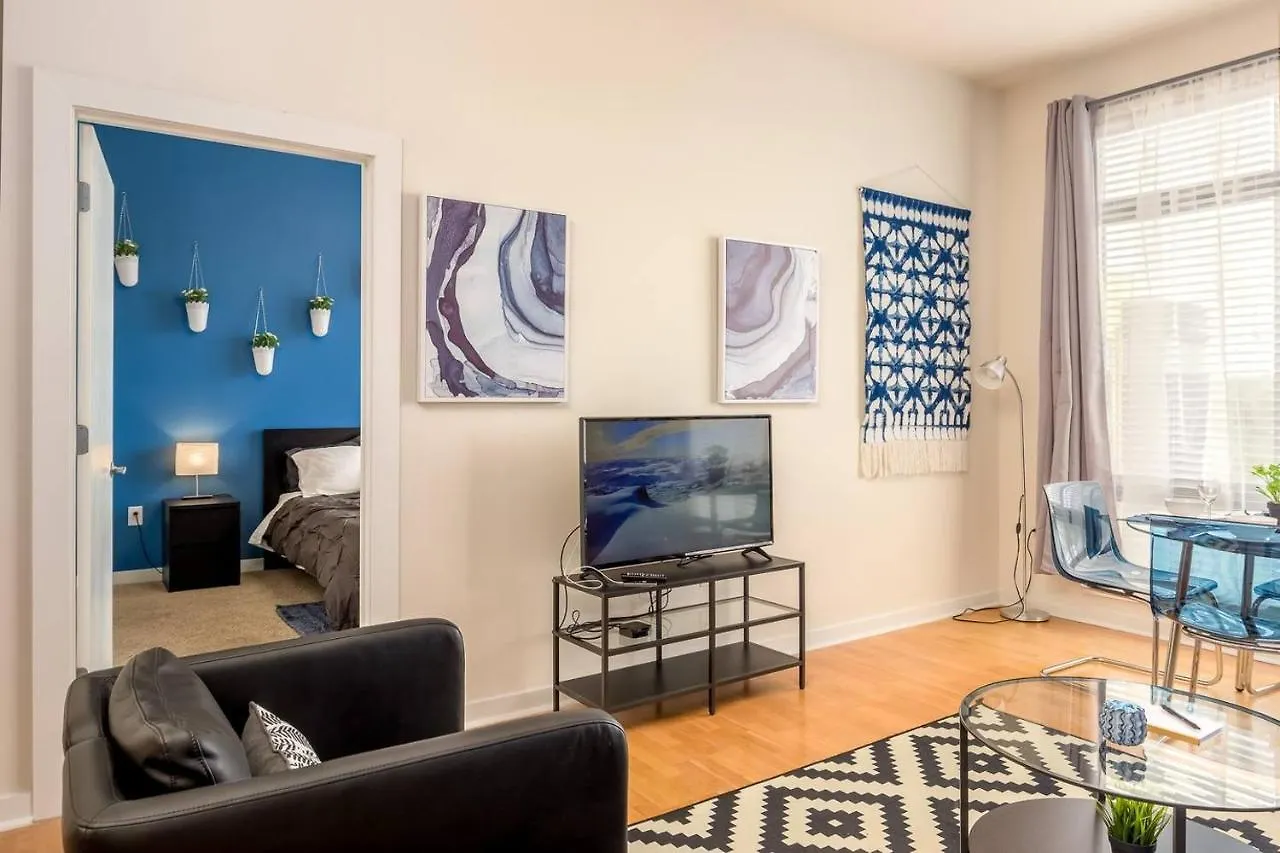 Trifecta Prime Location & Balcony Superhost Apartment Charlotte