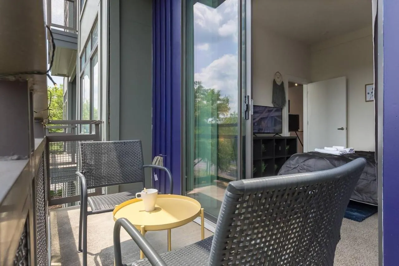 Trifecta Prime Location & Balcony Superhost Apartment Charlotte