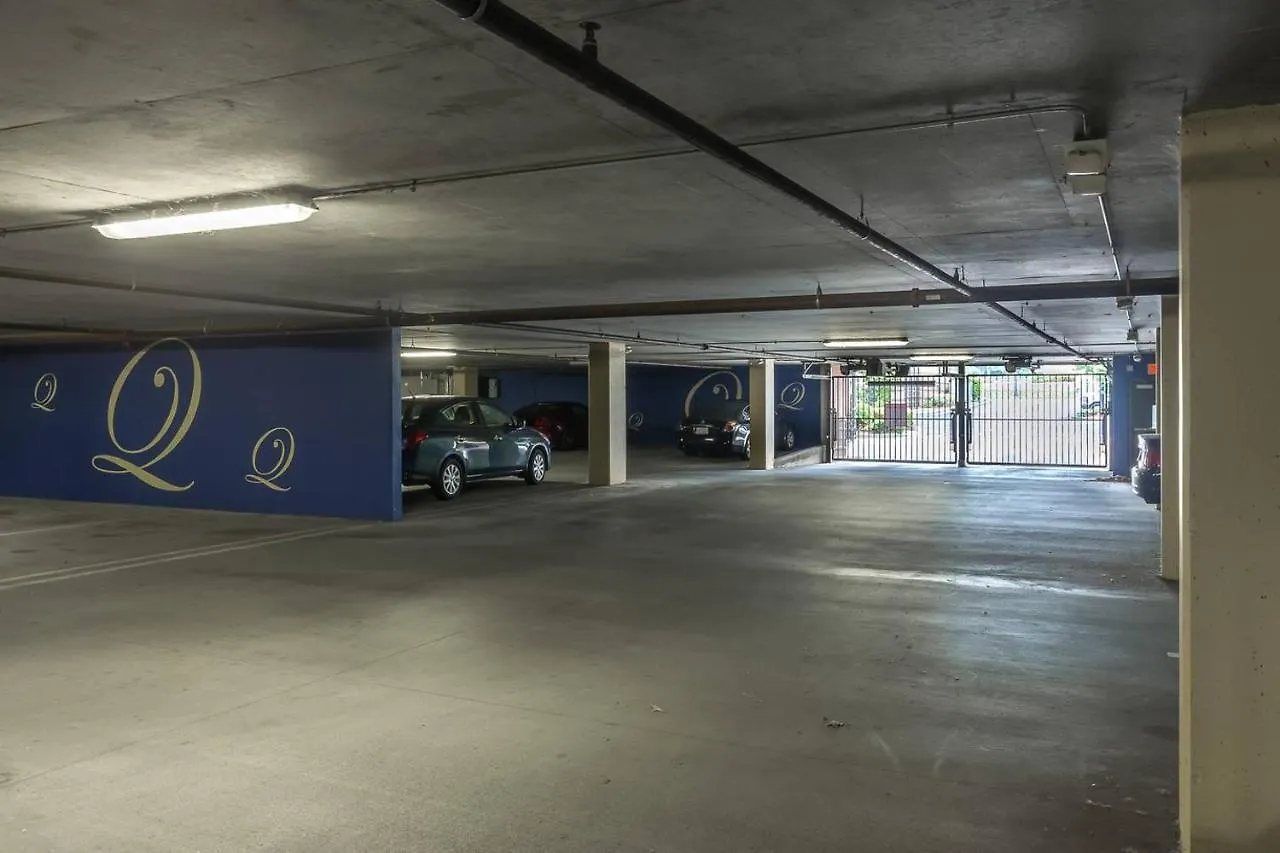 Trifecta Prime Location & Balcony Superhost Apartment Charlotte